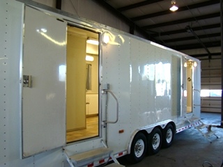 SHOWER TRAILER FOR SALE OR LEASE 48FT GOOSENECK TRAILER ( 13 SHOWER )