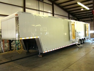 SHOWER TRAILER FOR SALE OR LEASE 48FT GOOSENECK TRAILER ( 13 SHOWER )