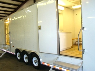 SHOWER TRAILER FOR SALE OR LEASE 48FT GOOSENECK TRAILER ( 13 SHOWER )