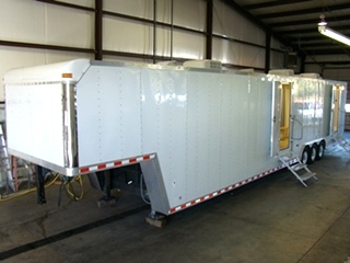 SHOWER TRAILER FOR SALE OR LEASE 48FT GOOSENECK TRAILER ( 13 SHOWER )