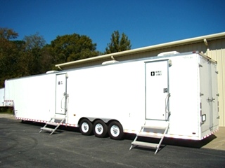 SHOWER TRAILER FOR SALE OR LEASE 48FT GOOSENECK TRAILER ( 13 SHOWER )