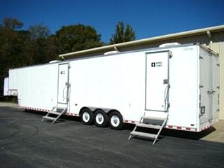 SHOWER TRAILER FOR SALE OR LEASE 48FT GOOSENECK TRAILER ( 13 SHOWER )