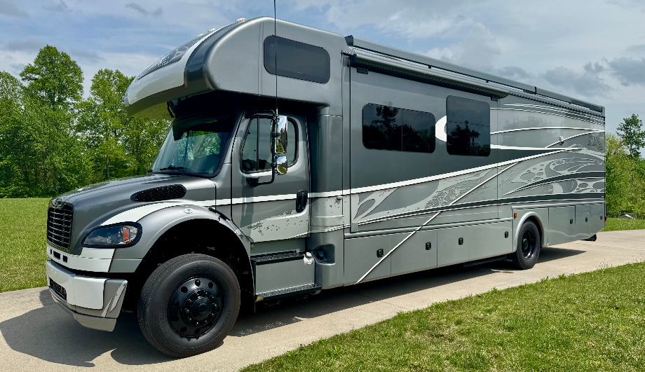 2019 Dynamax DX3 37TS For Sale